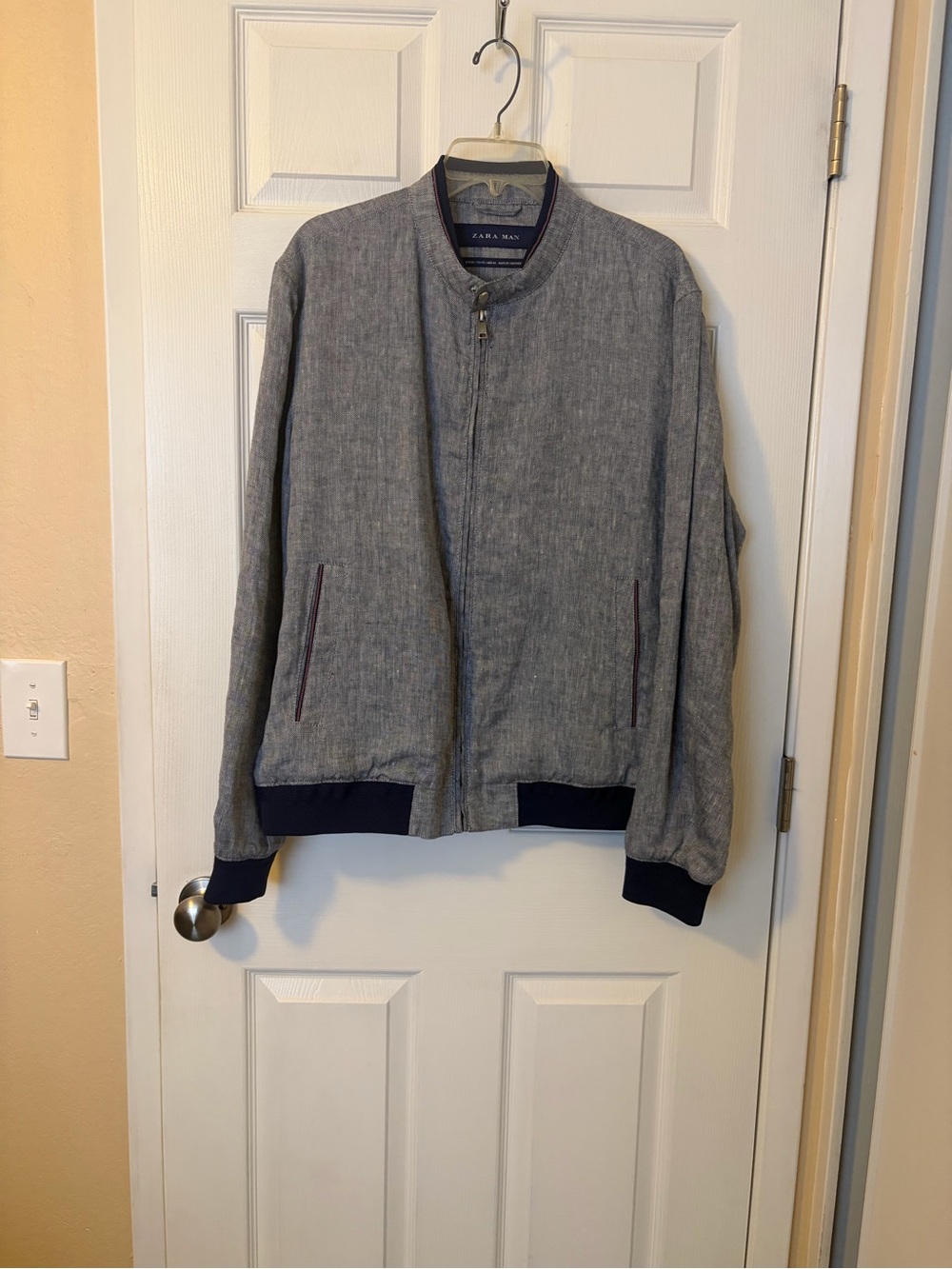 Zara Men's Light Gray Bomber Jacket with Navy Accents